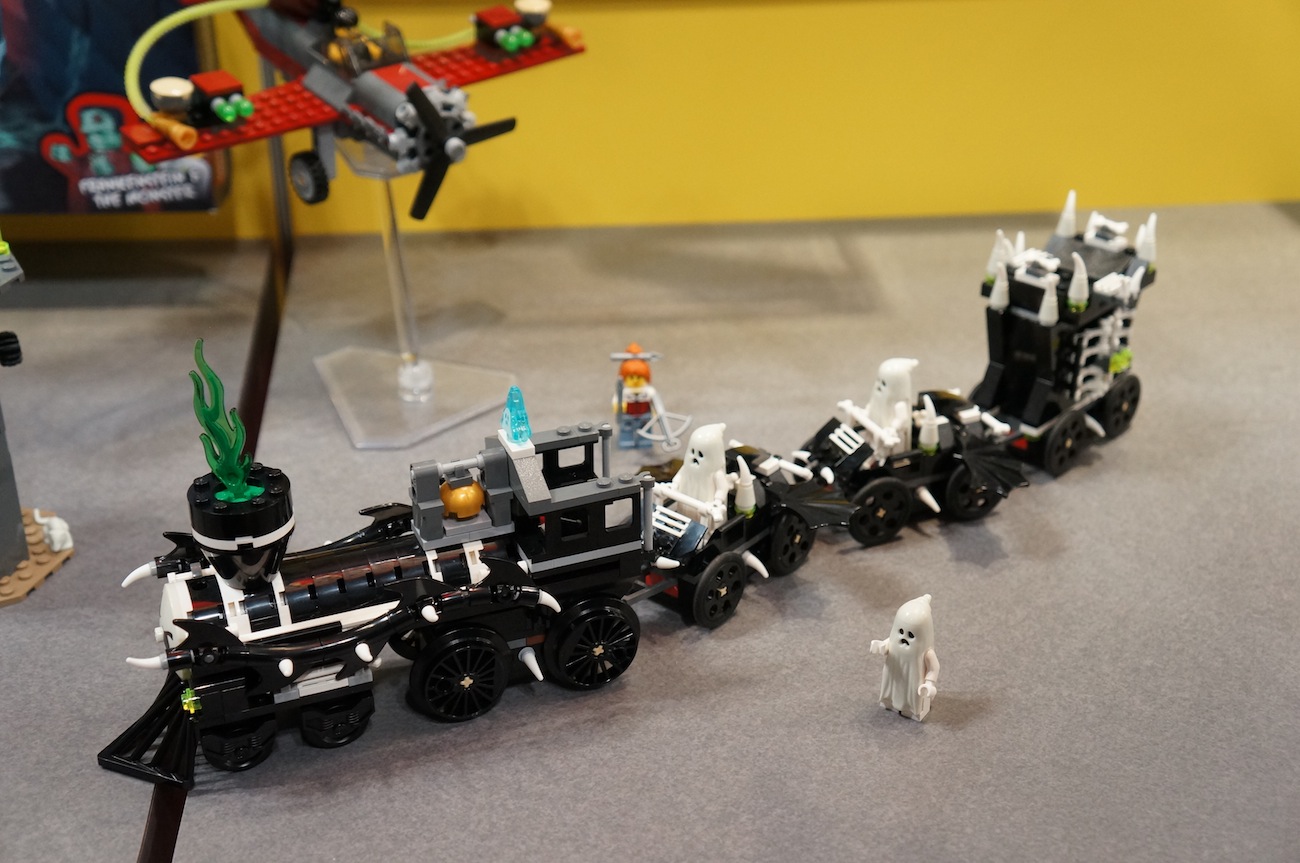 lego_ghosttrain.jpg